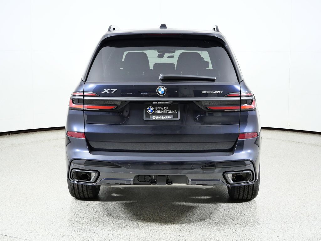 Thumbnail: 2026 BMW X7 - 10