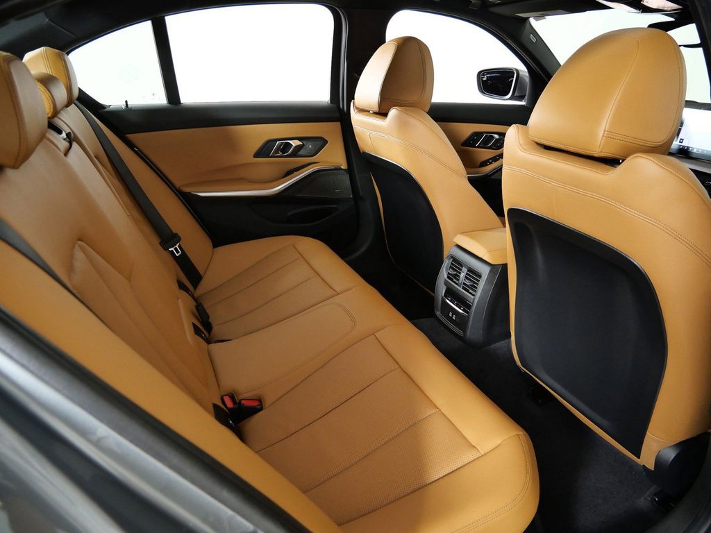 Thumbnail: 2026 BMW 3 Series - 25