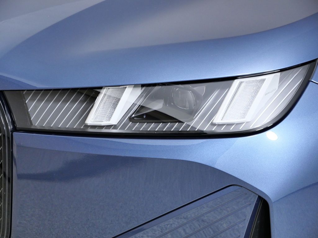 Thumbnail: 2026 BMW iX - 3