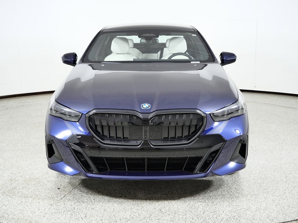 Thumbnail: 2026 BMW 5 Series - 2