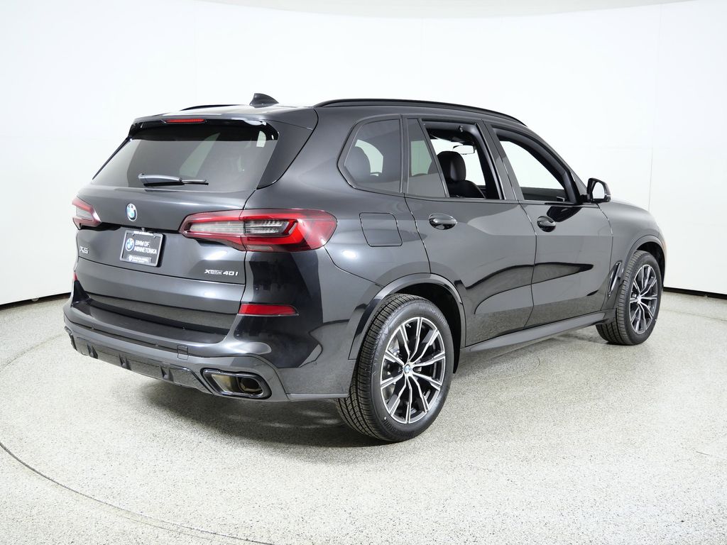 Thumbnail: 2023 BMW X5 - 11