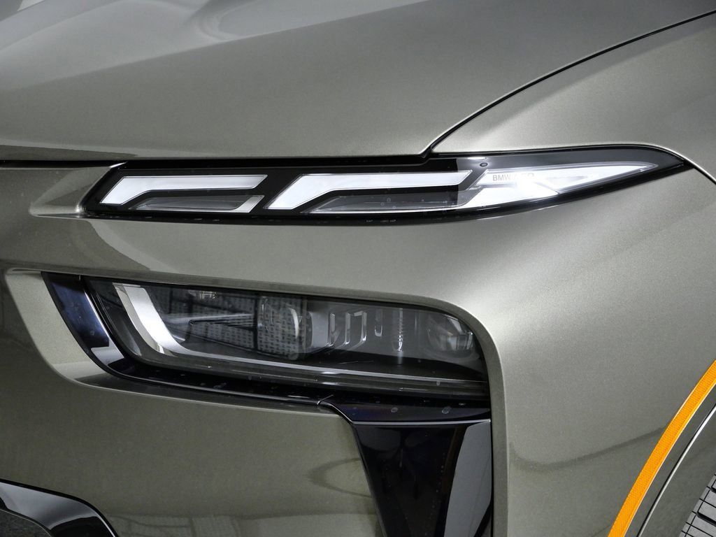 Thumbnail: 2026 BMW X7 - 5