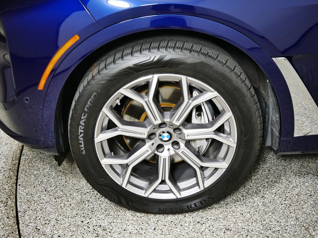 Thumbnail: 2024 BMW X7 - 18