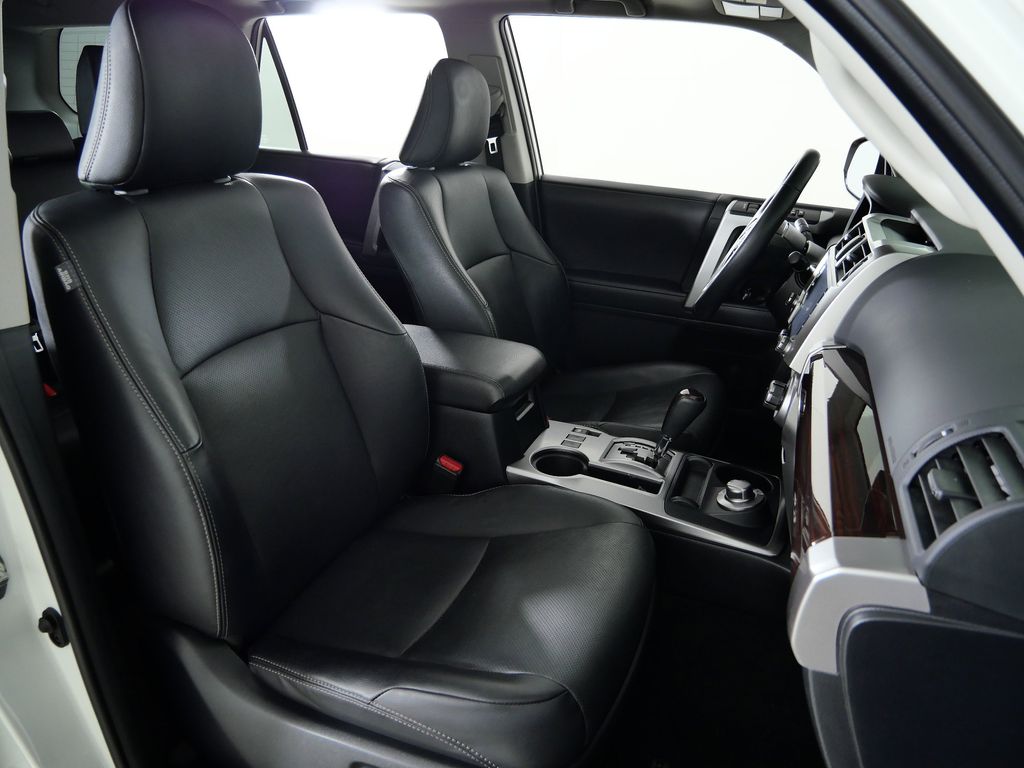 Thumbnail: 2022 Toyota 4Runner - 21