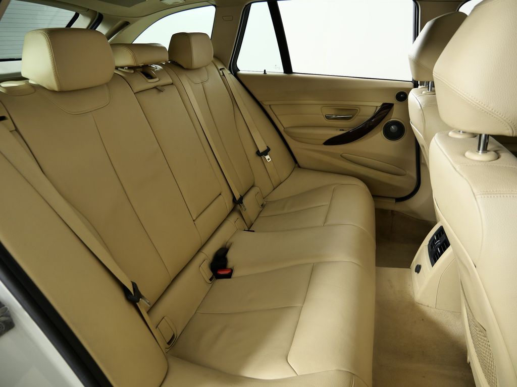 Thumbnail: 2015 BMW 3 Series - 27