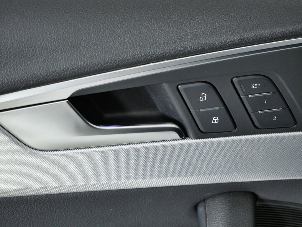 Thumbnail: 2017 Audi A4 - 37