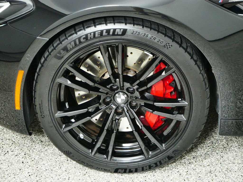 Thumbnail: 2023 BMW M5 - 19