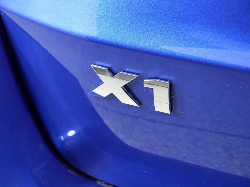 Thumbnail: 2026 BMW X1 - 13