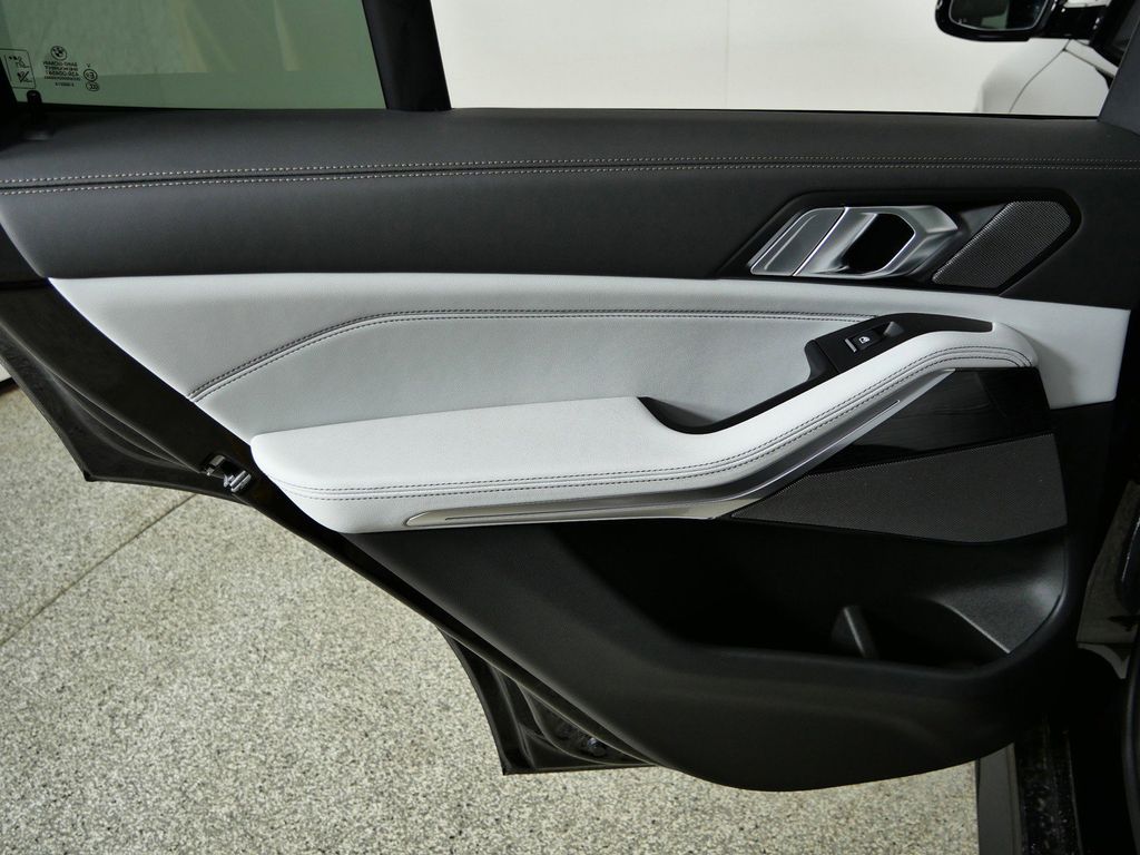 Thumbnail: 2026 BMW X5 - 31