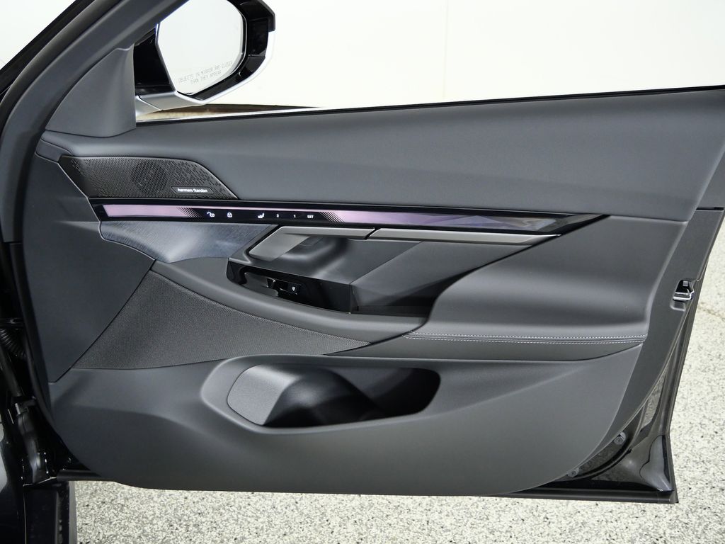 Thumbnail: 2026 BMW 5 Series - 19