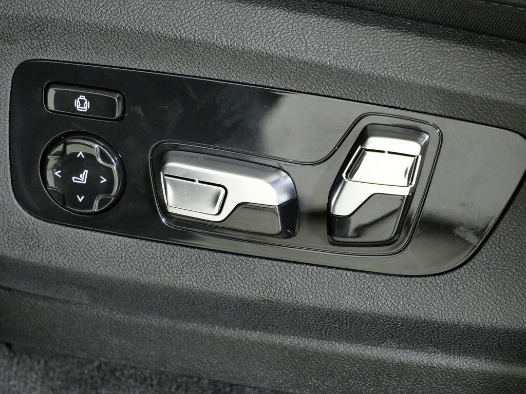 Thumbnail: 2026 BMW X5 - 39