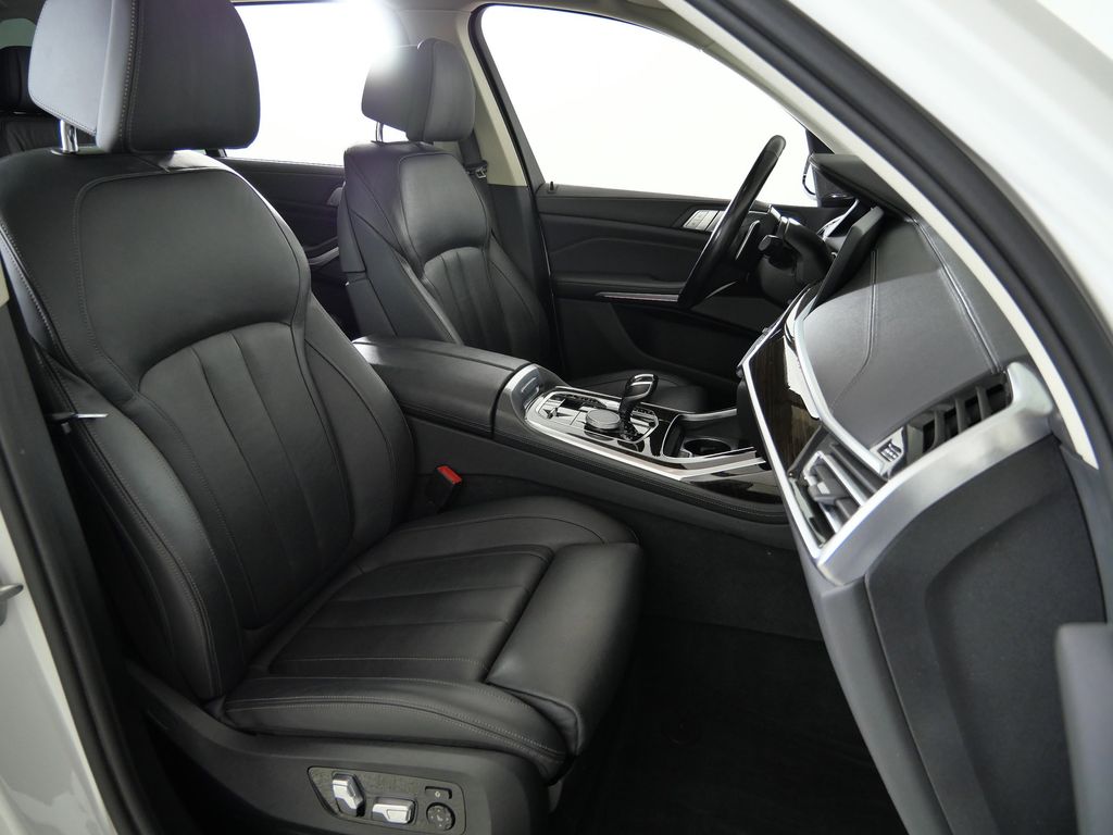 Thumbnail: 2019 BMW X7 - 22