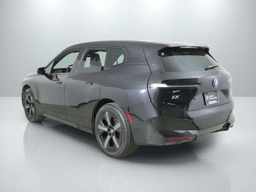 Thumbnail: 2023 BMW iX - 17