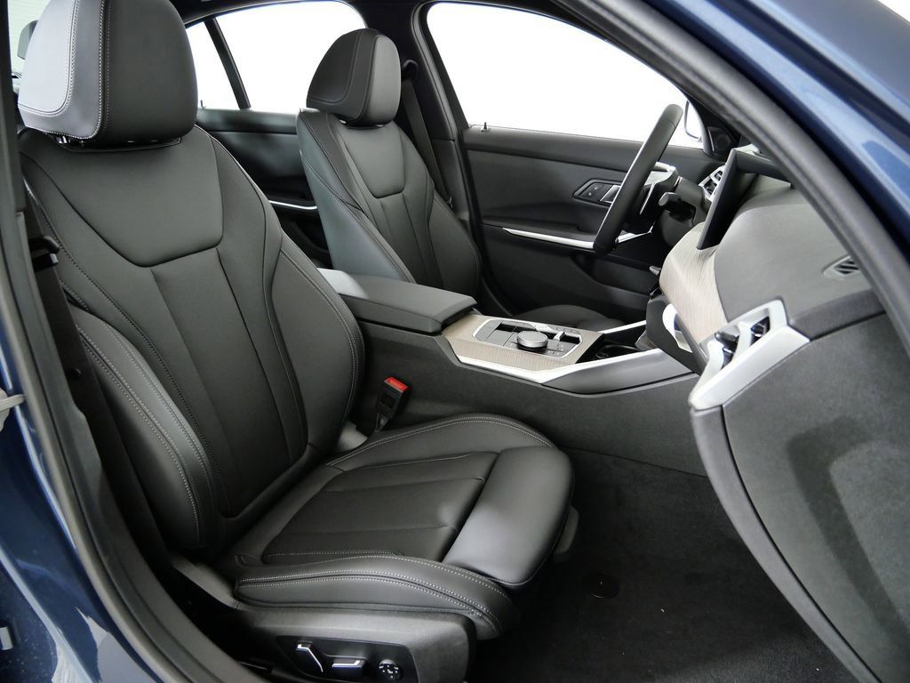 Thumbnail: 2026 BMW 3 Series - 23