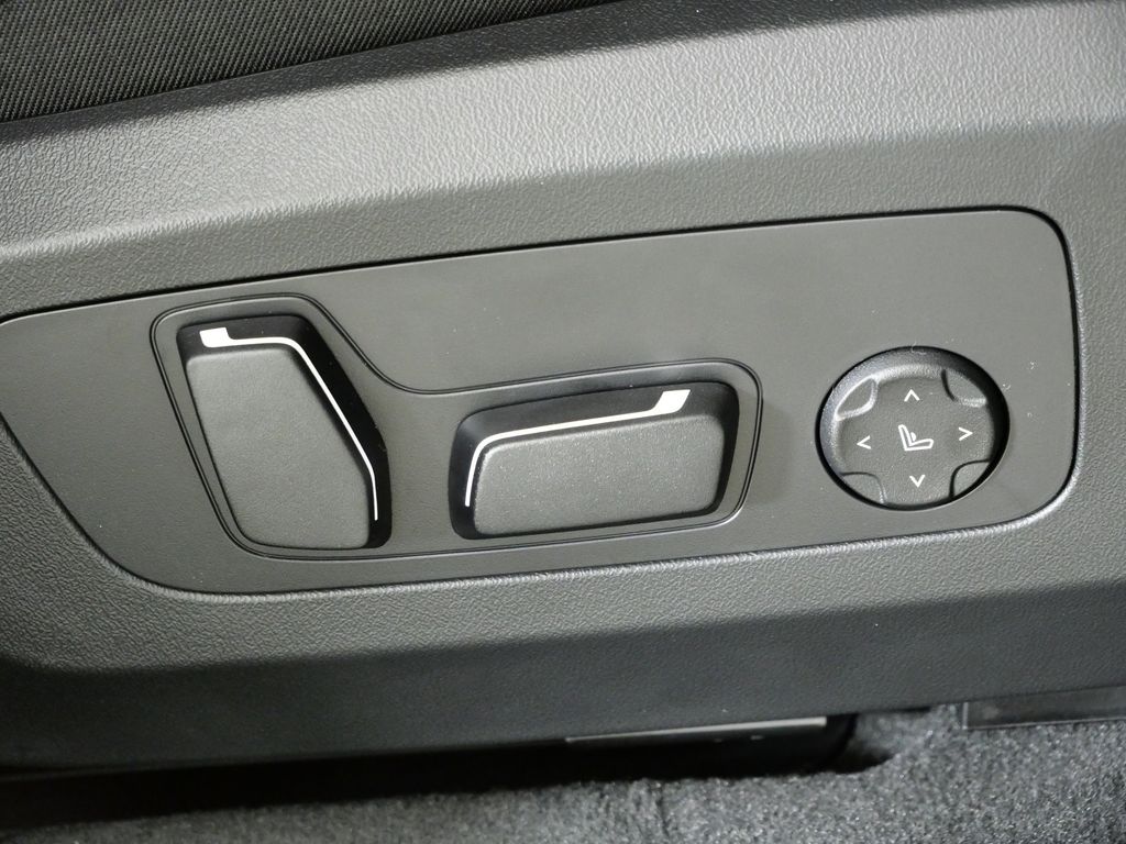 Thumbnail: 2026 BMW X3 - 23