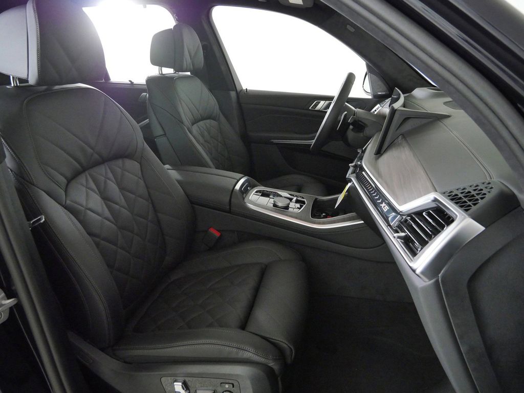 Thumbnail: 2026 BMW X5 - 21