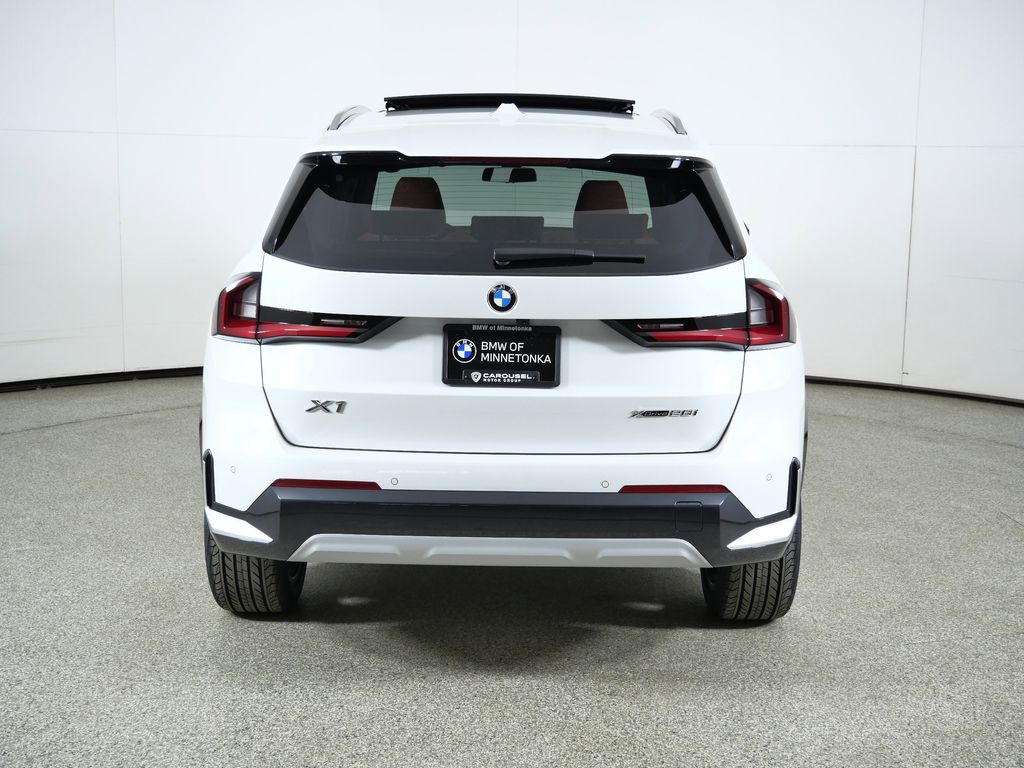 Thumbnail: 2026 BMW X1 - 10