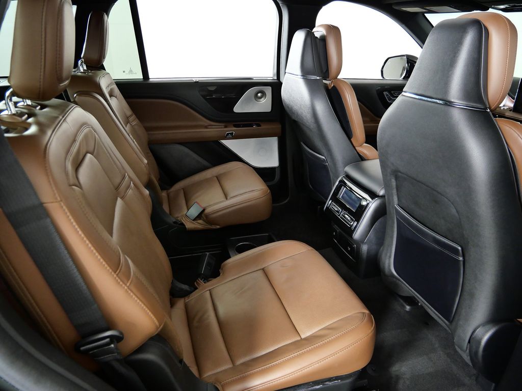 Thumbnail: 2023 Lincoln Aviator - 26