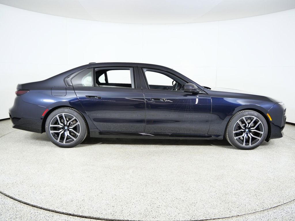 Thumbnail: 2026 BMW 7 Series - 8