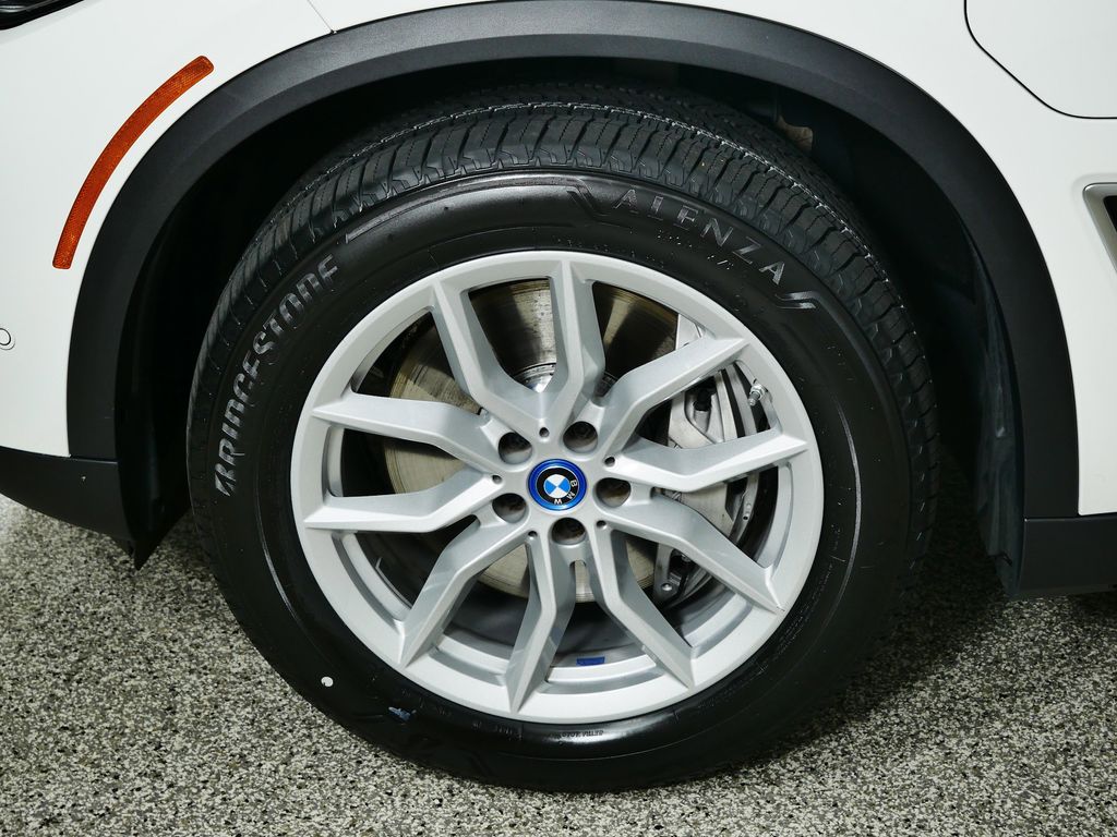 Thumbnail: 2023 BMW X5 - 22