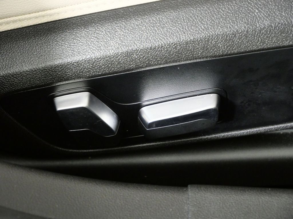 Thumbnail: 2023 BMW 3 Series - 27