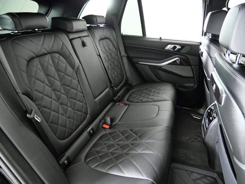 Thumbnail: 2026 BMW X5 - 27