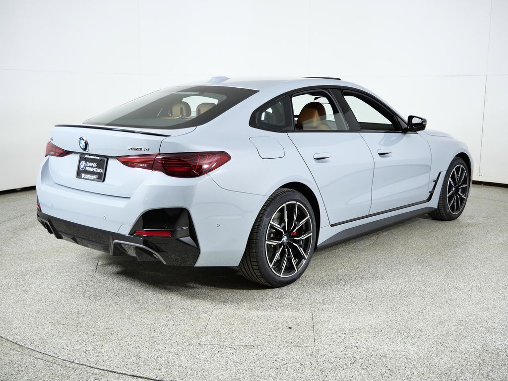 Thumbnail: 2026 BMW i4 - 9