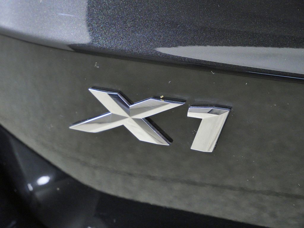 Thumbnail: 2026 BMW X1 - 13