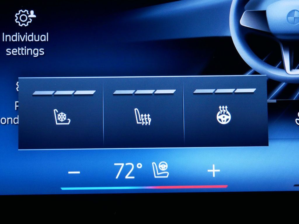 Thumbnail: 2024 BMW i7 - 40