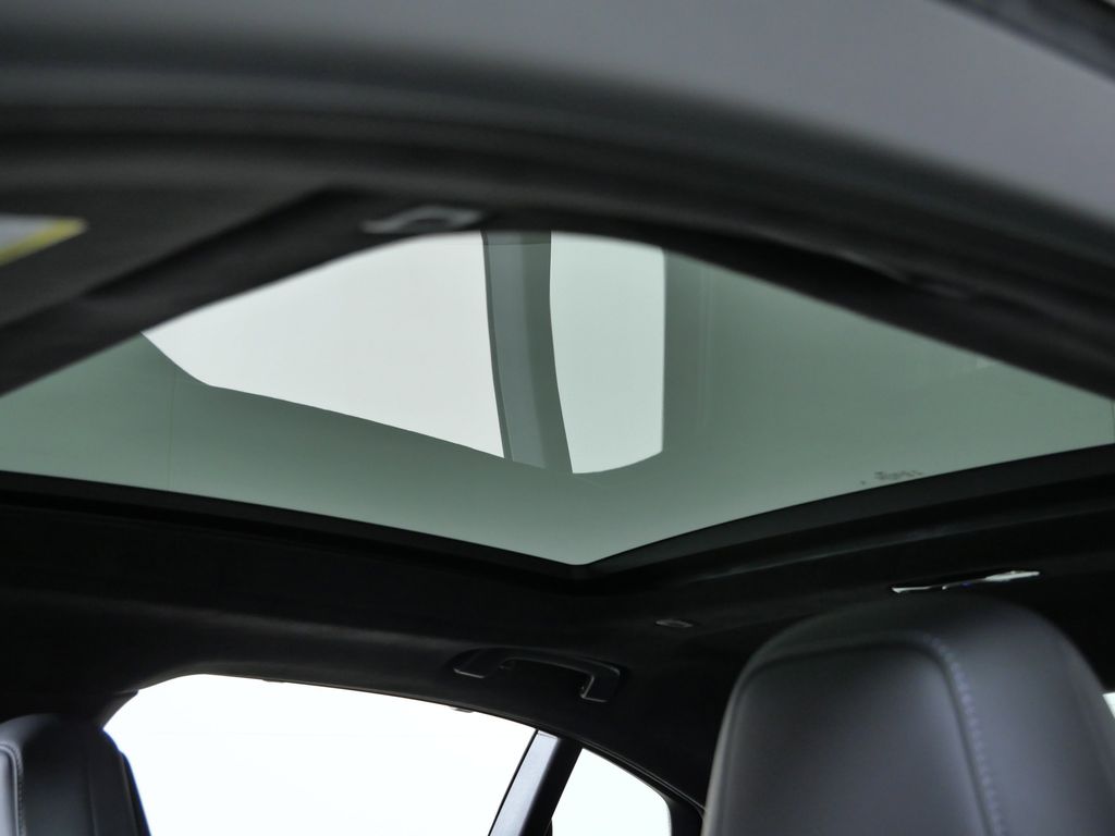 Thumbnail: 2026 BMW M5 - 19