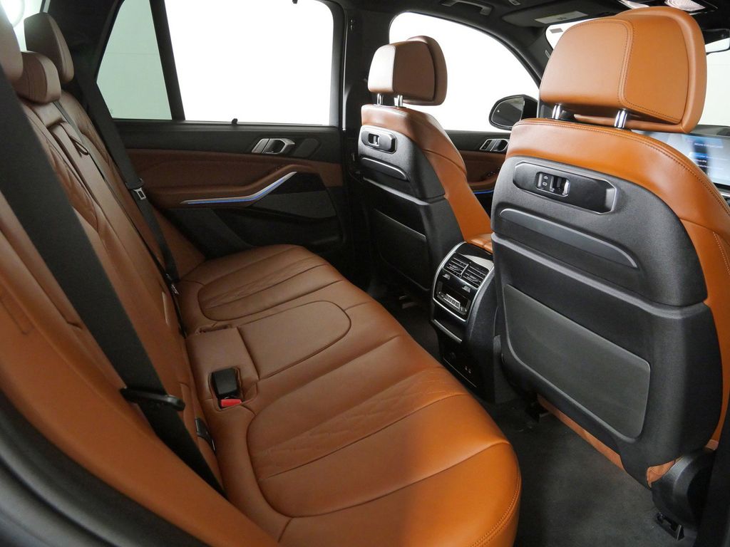 Thumbnail: 2026 BMW X5 - 26