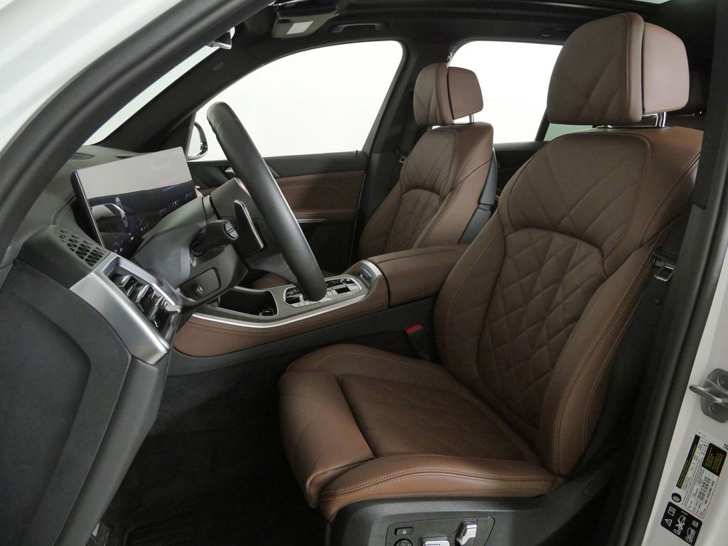 Thumbnail: 2025 BMW X5 - 40
