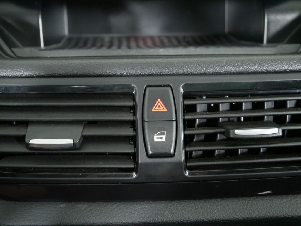 Thumbnail: 2014 BMW X1 - 39