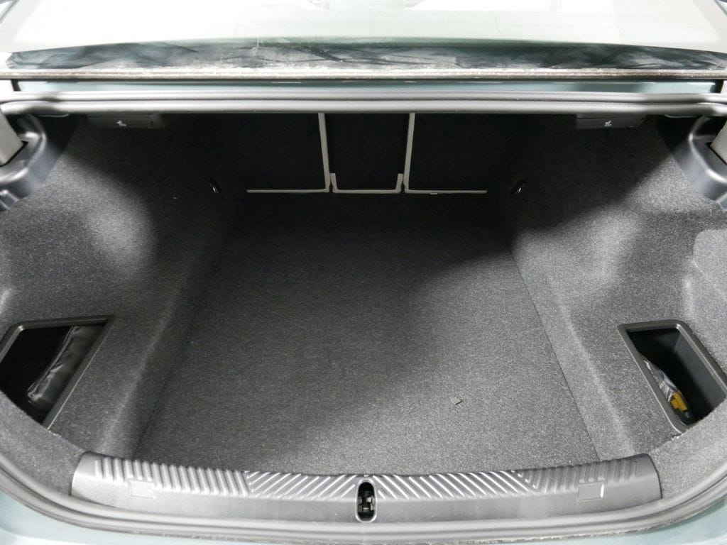 Thumbnail: 2025 BMW 5 Series - 27