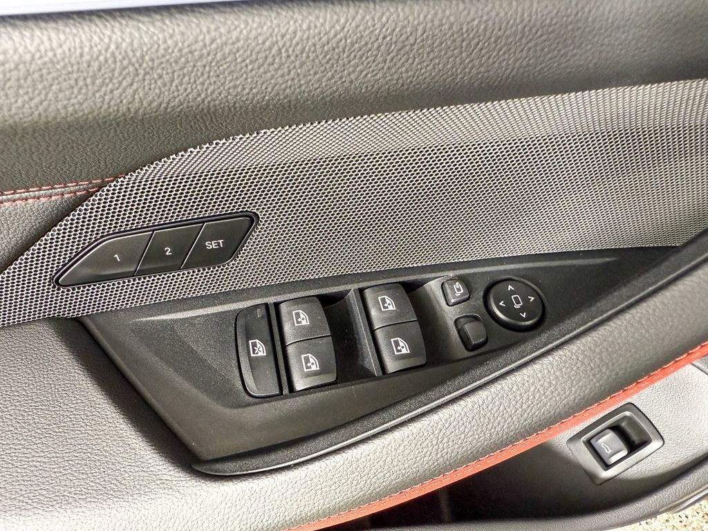 Thumbnail: 2025 BMW i4 - 39