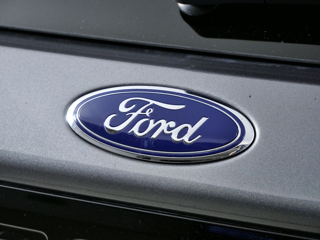 Thumbnail: 2021 Ford Explorer - 12