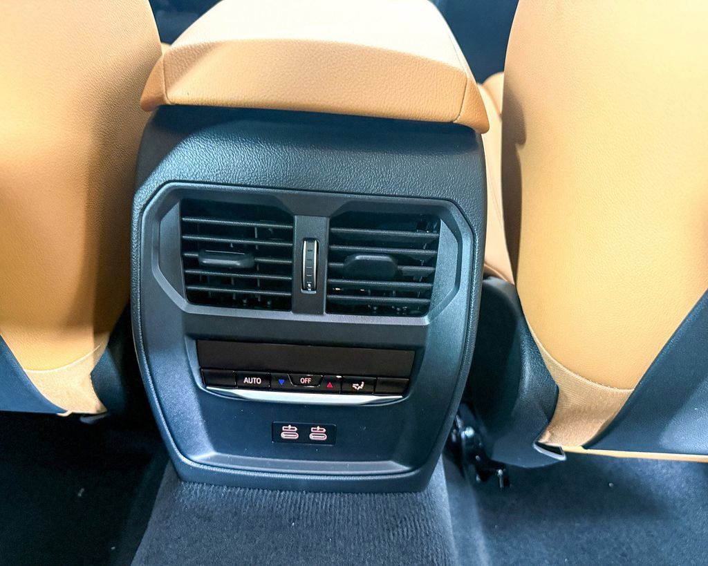 Thumbnail: 2025 BMW 4 Series - 27