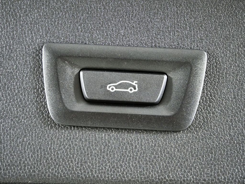 Thumbnail: 2026 BMW iX - 29