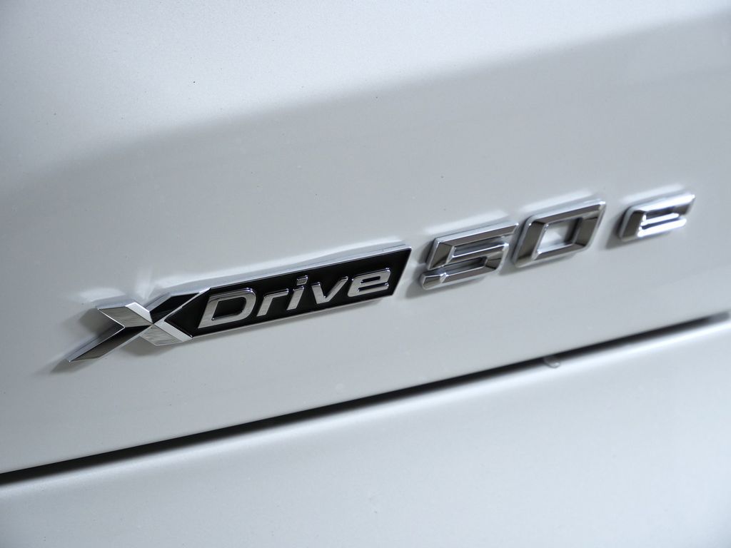 Thumbnail: 2026 BMW X5 - 12