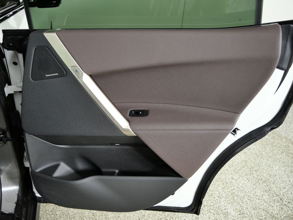 Thumbnail: 2025 BMW iX - 29