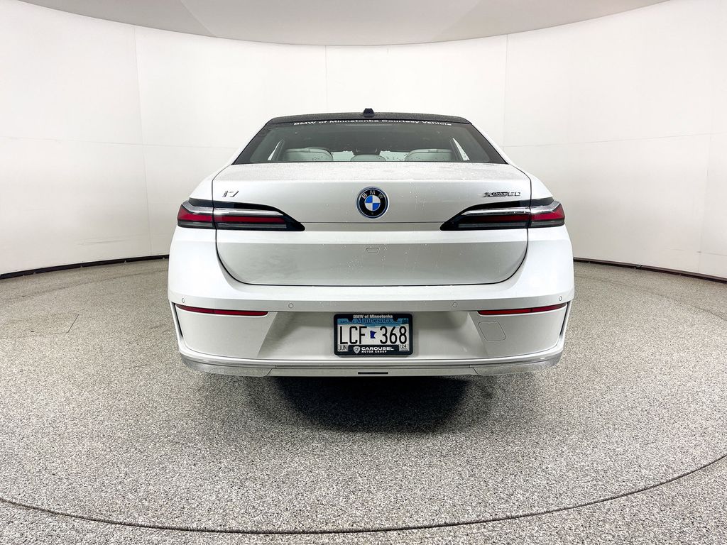 Thumbnail: 2023 BMW i7 - 15