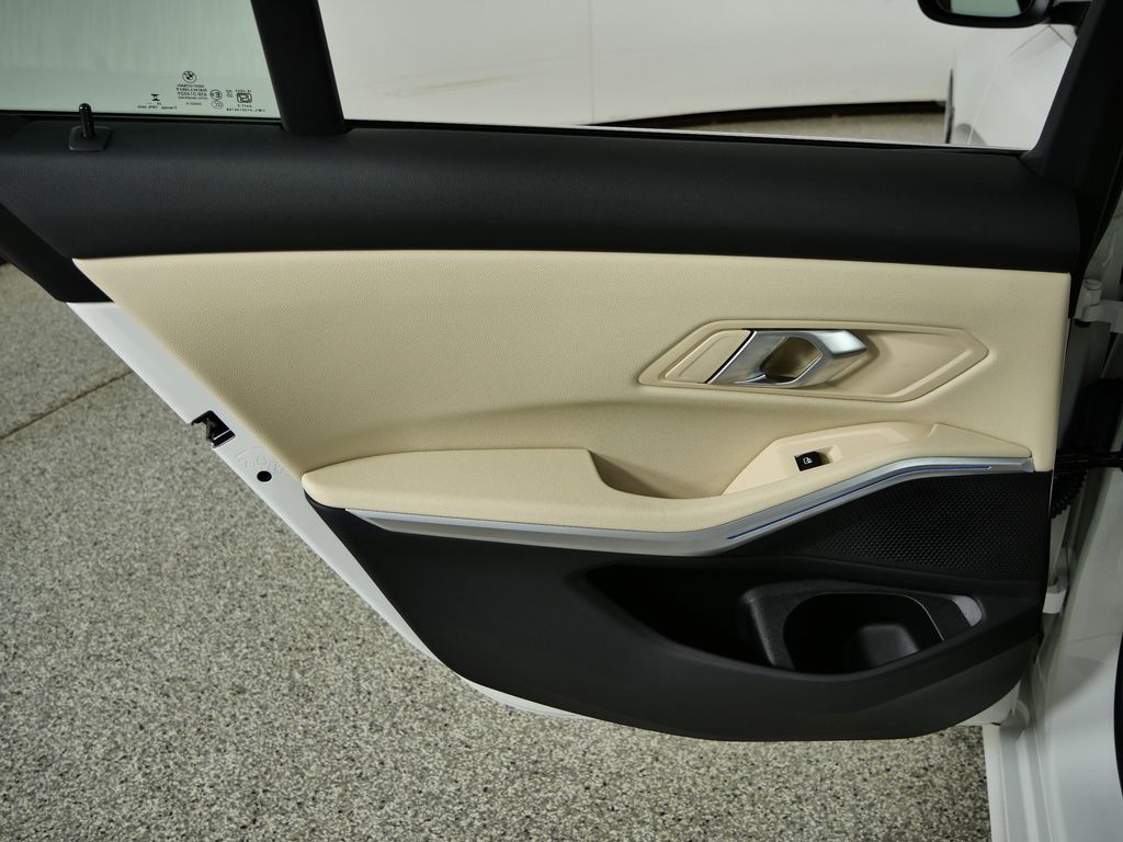 Thumbnail: 2025 BMW 3 Series - 33