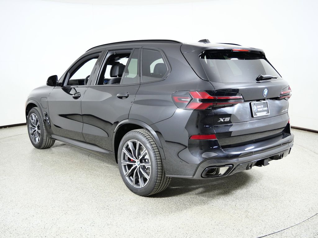 Thumbnail: 2026 BMW X5 - 14