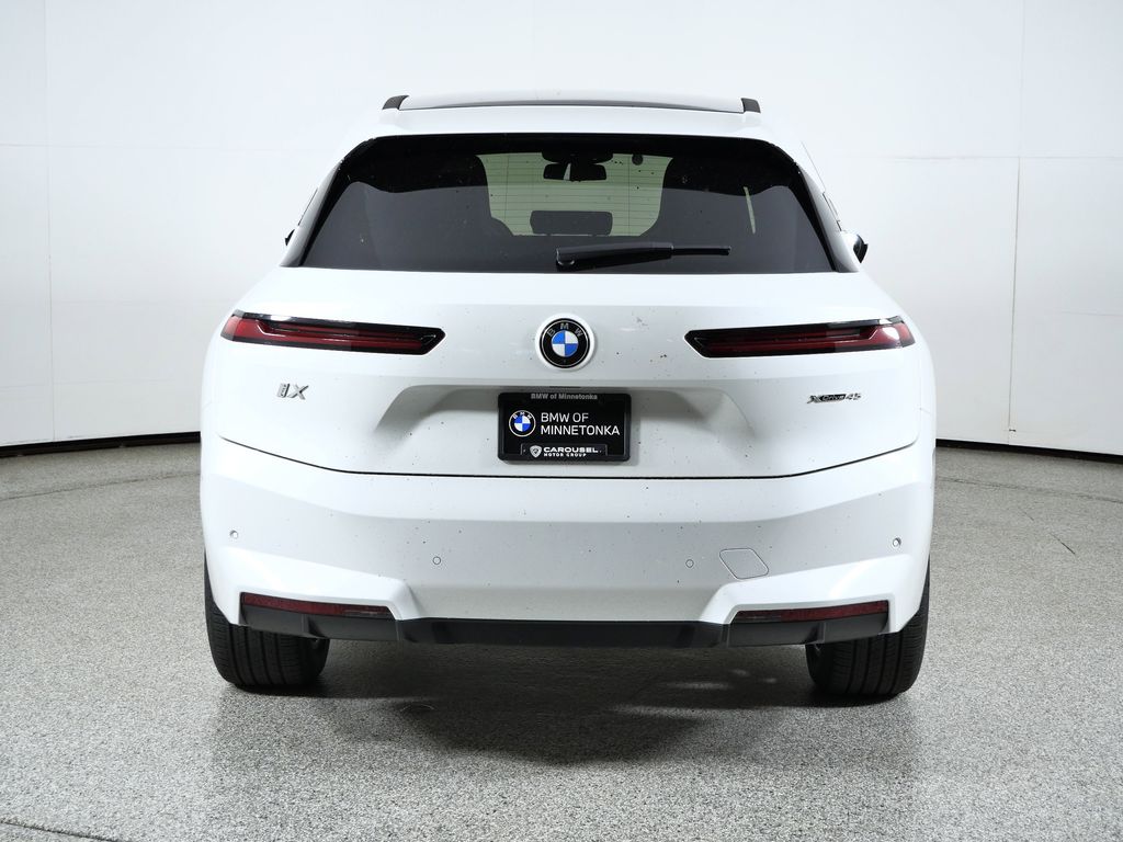 Thumbnail: 2026 BMW iX - 10