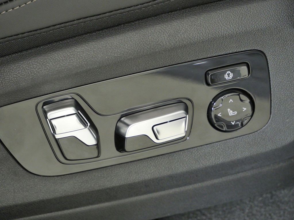 Thumbnail: 2026 BMW X5 - 22