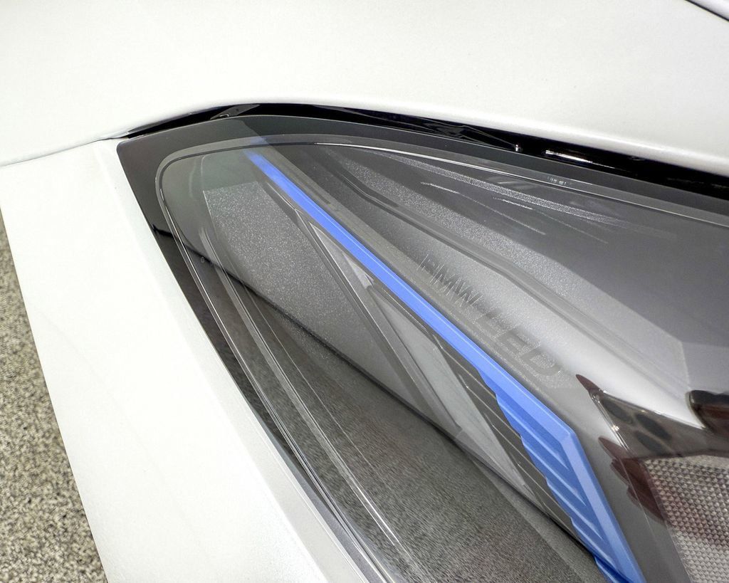 Thumbnail: 2025 BMW i4 - 10