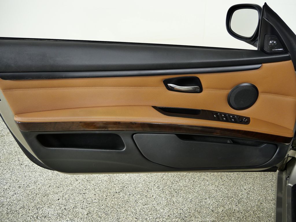 Thumbnail: 2011 BMW 3 Series - 26