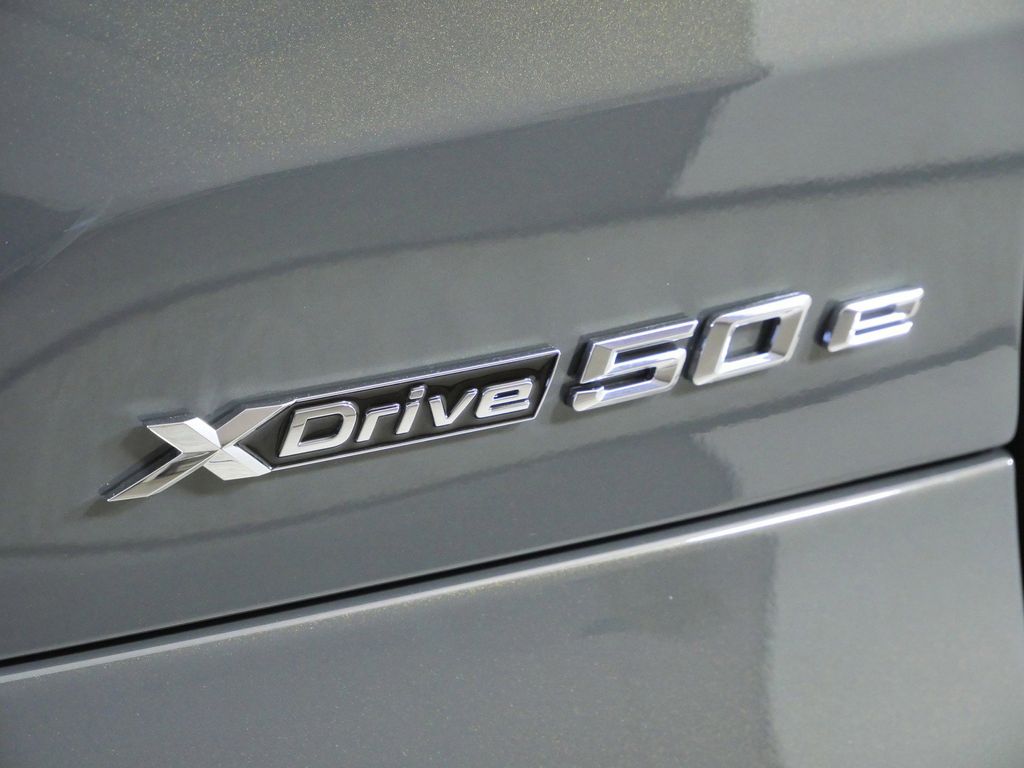 Thumbnail: 2026 BMW X5 - 12