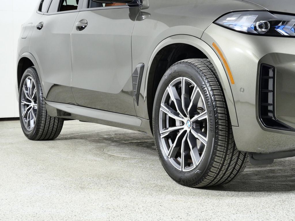 Thumbnail: 2025 BMW X5 - 8