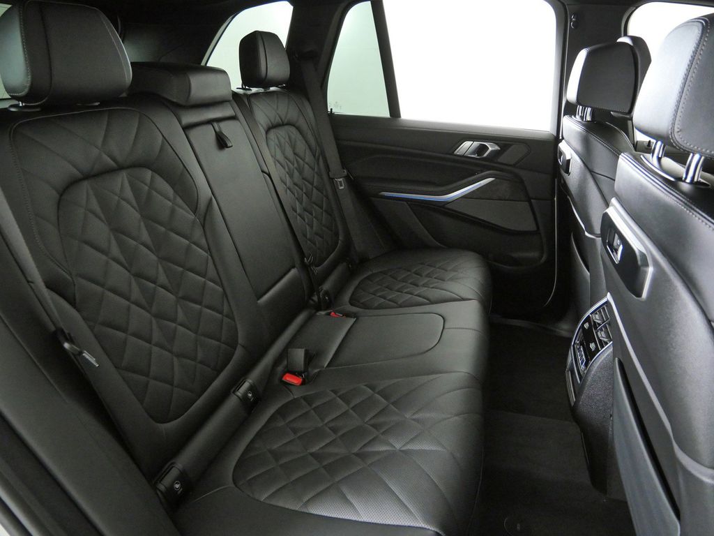 Thumbnail: 2026 BMW X5 - 27